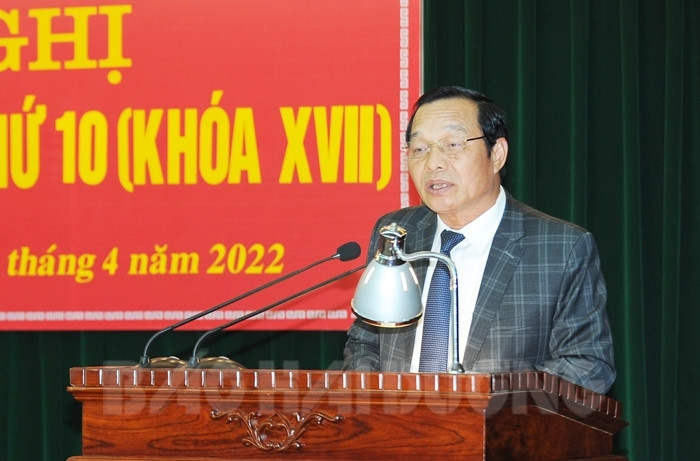Hội nghị lần thứ 10 Ban Chấp hành Đảng bộ tỉnh thảo luận tại hội trường